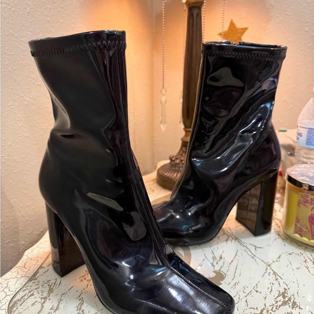 Steve Madden Black Patent Leather Ankle Boots